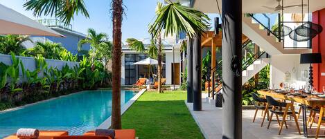 498 sqm villa with private pool