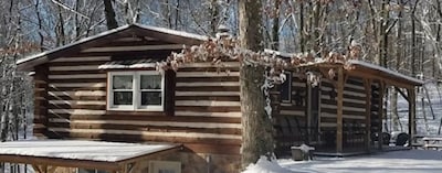 Log Cabin in Wooded Area Near Raystown Lake Boat Access