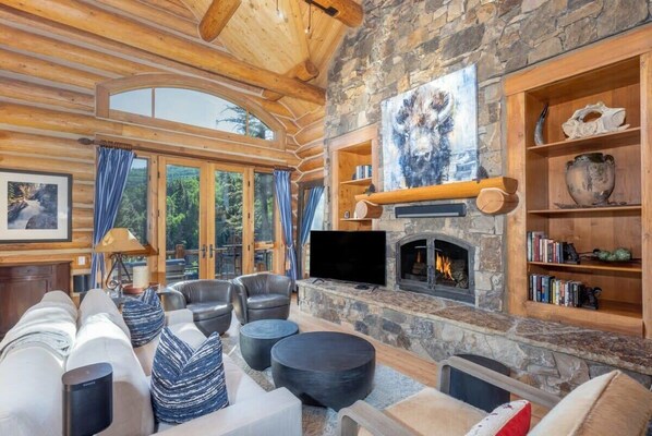 This gorgeous log and stone townhome is in one of the most sought-after ski-in/ski-out locations making for an ideal launching pad for a memorable visit in Telluride.