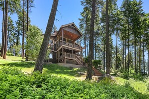 Bootjack Inn - Bootjack Inn overlooking the Prospector Golf Course