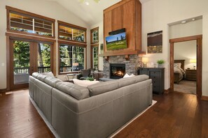 Bootjack Inn - Fabulous great open great room with a gas fireplace and large smart TV.