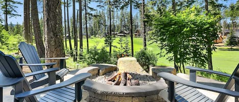 Bootjack Inn - Gas fire pit overlooking the golf course.