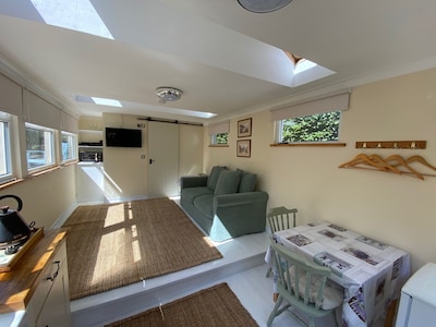 Self contained studio accommodation near local beaches golf courses.