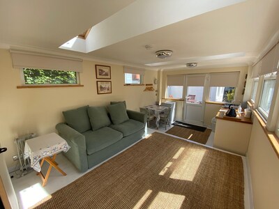 Self contained studio accommodation near local beaches golf courses.