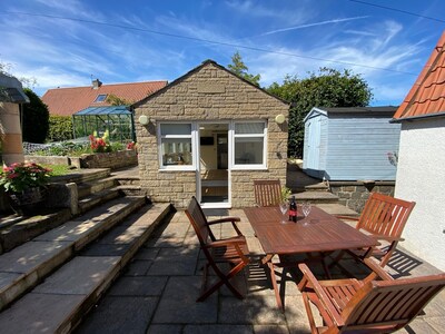 Self contained studio accommodation near local beaches golf courses.