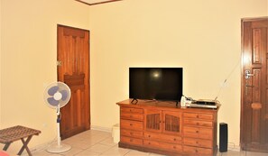 Sanny's Place Room & Pool for rent in TAHITI