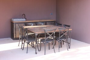 Outdoor dining