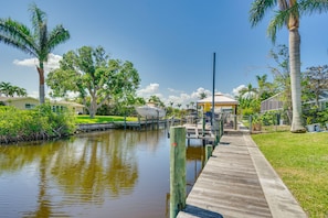 Canal Access | 1,610 Sq Ft | Single-Story Home