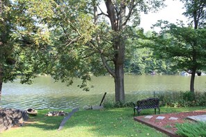 Waterfront home with firepit, docking area and kayaks for your use