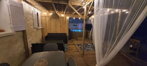Indoor spa tub