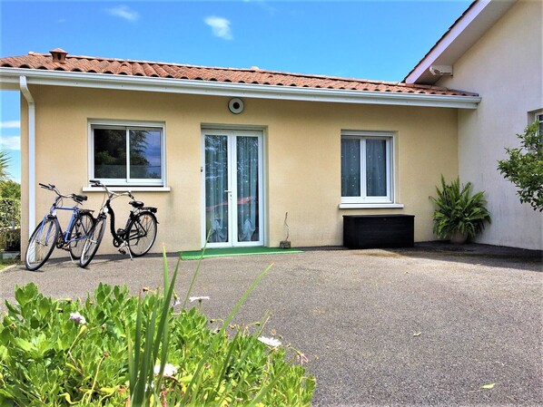 Entrée-Parking
