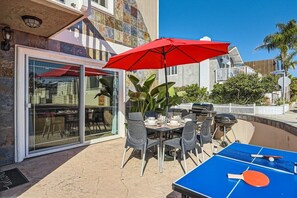 Treat yourself, family, and friends to drinks among the ocean air in our large patio seating area featuring a BBQ grill.