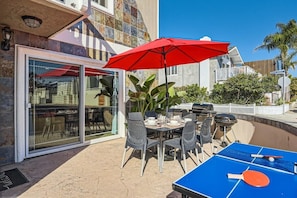 Treat yourself, family, and friends to drinks among the ocean air in our large patio seating area featuring a BBQ grill.