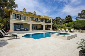 24 Sandhill Crane - Oceanfront Sea Pines Home