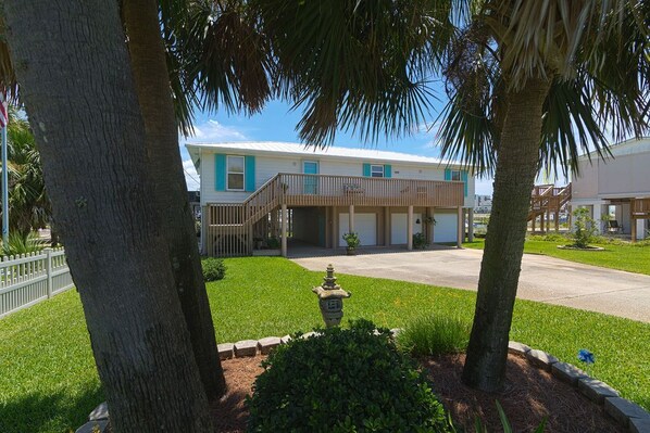 Beautiful canal front home