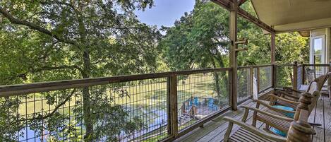 Leave the city behind for this peaceful Seguin vacation rental home!