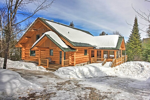 Lutsen Vacation Rental | 3BR | 3BA | 3,500 Sq Ft | Stairs Required