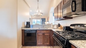 3 ClubWynham_2bedroom- 001.jpg