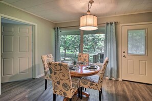 Dining Space | Dishware/Flatware