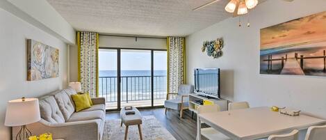 Come stay at this oceanfront oasis in Galveston!