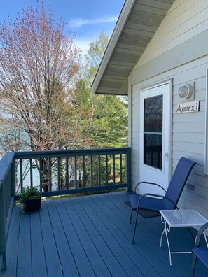 Balcony Lounge