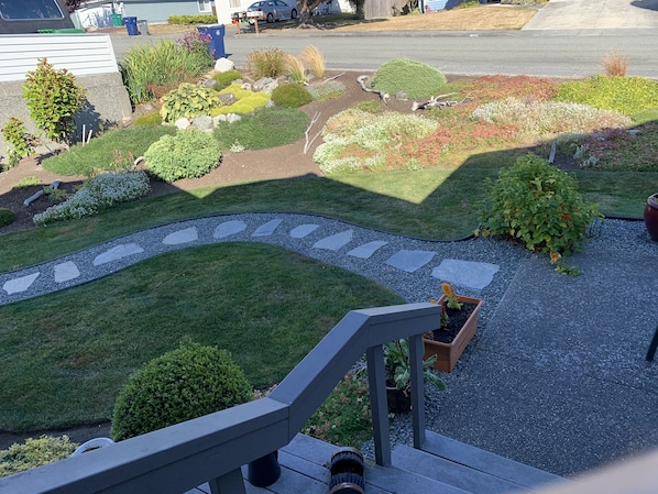 Trail to entrance to daylight basement