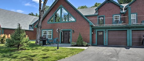 North Conway Vacation Rental | 4BR | 4BA | Stairs Required | 2,700 Sq Ft