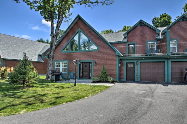 North Conway Vacation Rental | 4BR | 4BA | Stairs Required | 2,700 Sq Ft