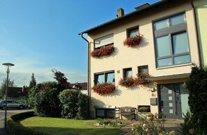 Ferienwg. Haus Staffelbergblick (Bad Staffelstein)-Haus