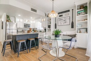 Dining Area | Dishware & Flatware