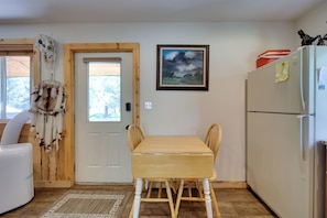 Dining Area | Dishware & Flatware