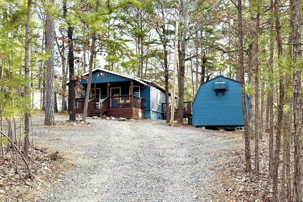 Broken Bow Vacation Rental | 2BR | 1BA | 756 Sq Ft | Step-Free Access
