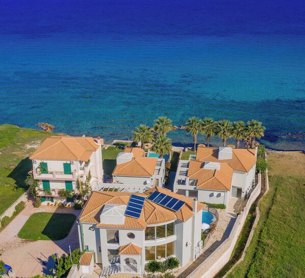 Agapi Deluxe Residence is just a few steps away from the sea. 