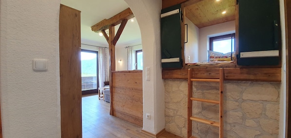 Ferienwohnung Staufen 45 qm, 1 Schlafzimmer, Wohnküche, Balkon-Flur