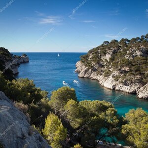 Appartement de charme proche Cassis situé entre mer/colline à 1.2 km des plages