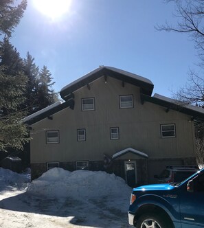 Front of the house. Driveway provides plenty of parking.