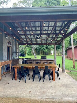 Outdoor Kitchen