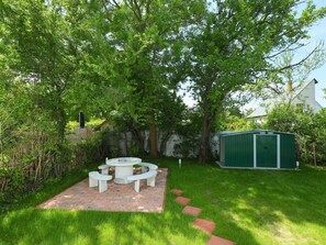 Propriété, Arrière-Cour, Cour, Herbe, Maison, Immobilier, Arbre, Jardin, Domicile, Pelouse
