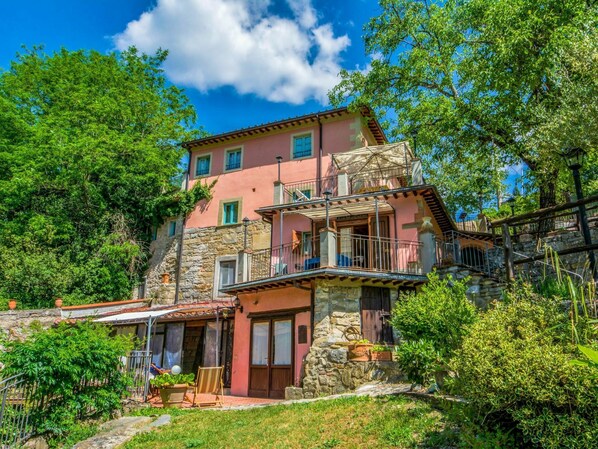 Property, House, Residential Area, Home, Building, Real Estate, Neighbourhood, Architecture, Town, Tree