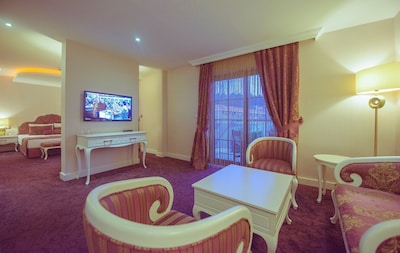 Han Deluxe Hotel Standard Room