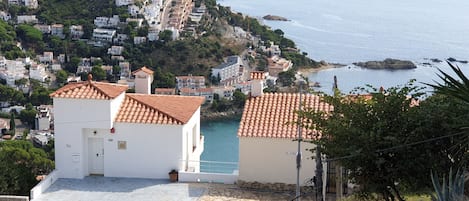 Jolie petite villa et sa vue splendide.
