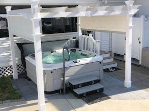 New Hot Tub - Jacuzzi J365 Open All Year - Six Person Cap.
