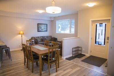 Downtown Whitehorse Deluxe 4 Bedroom Condo