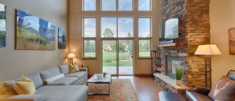 Living Room with Gas Fireplace, Big Screen TV, Outdoor View