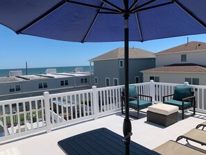 Grab lunch & enjoy under the umbrella as you hear the gentle ocean wave sounds