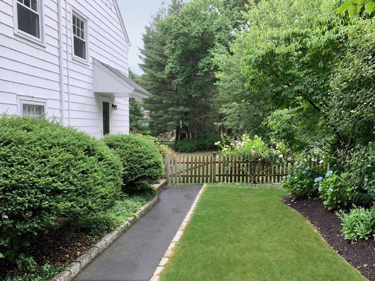 Walk-To-Town Cozy Colonial with Fireplace!