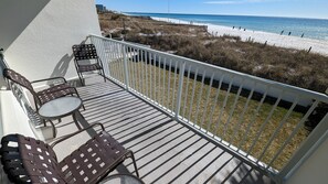 Island Surf #6 Balcony