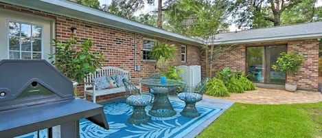 Beaufort Vacation Rental Apartment: 2 BR | 2 BA | Step-Free Access