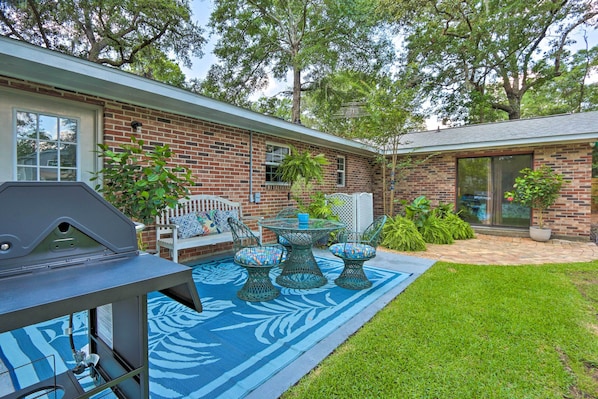 Beaufort Vacation Rental Apartment: 2 BR | 2 BA | Step-Free Access