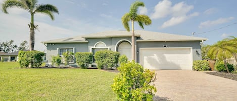 Cape Coral Vacation Rental | 3 BR | 2 BA | 1,613 Sq Ft | 1 Story